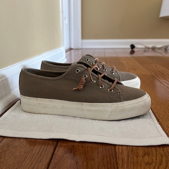 Sperry size 7.5 Crest Vibe Canvas Sneakers - Picture 3 of 3
